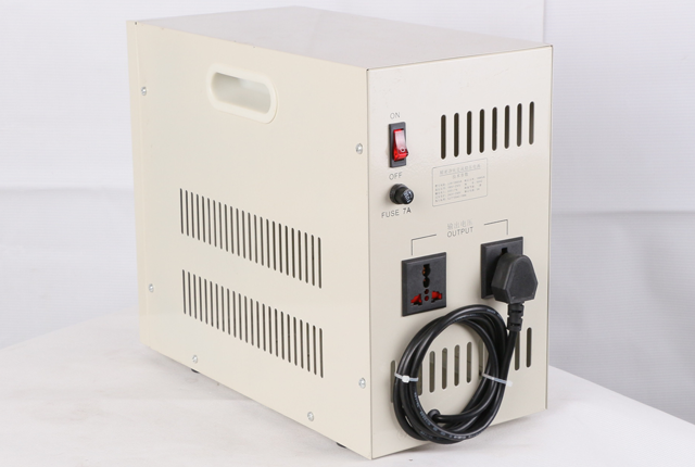 JJW-3000VA精密凈化交流穩壓電源(智能凈化穩壓器)背面圖 JJW-3000VA精密凈化交流穩壓電源(智能凈化穩壓器)背面圖